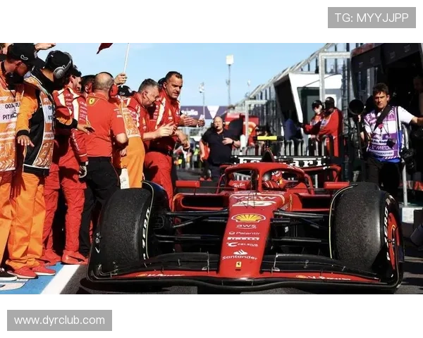 F1赛季战况激烈 红牛车队再夺冠军 法拉利引擎技术成焦点